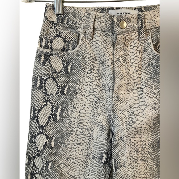 Zara Jeans Snake Print High Waist Straight Raw Hem Cream Black - Picture 7 of 9